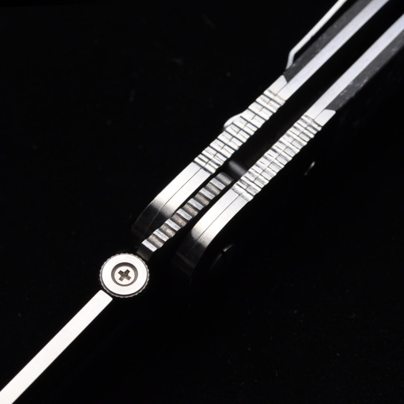 CQC-6 - Silver and Black Carbon Fiber